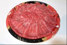 国産黒毛和牛ももしゃぶしゃぶ・すき焼き用　598円/100g